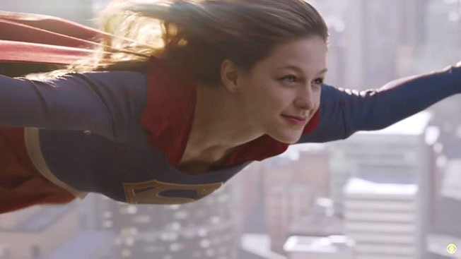Supergirl (Melissa Benoist) Flying